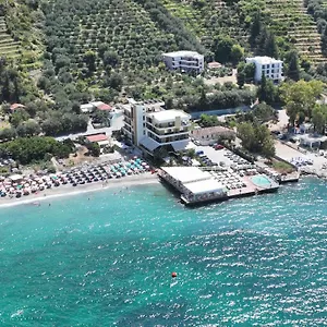 Otel Paradise Radhimë