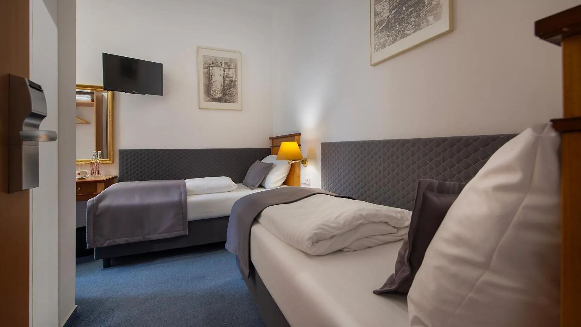 Prague Season Three Stars Otel Çek Cumhuriyeti