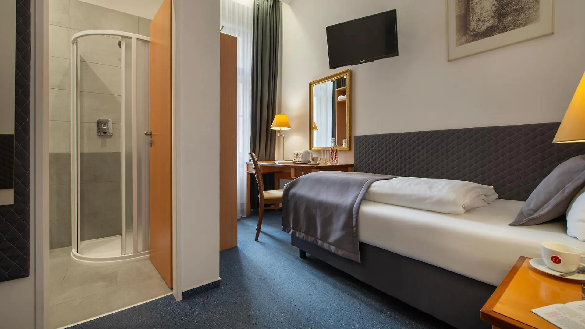 Prague Season Three Stars Otel