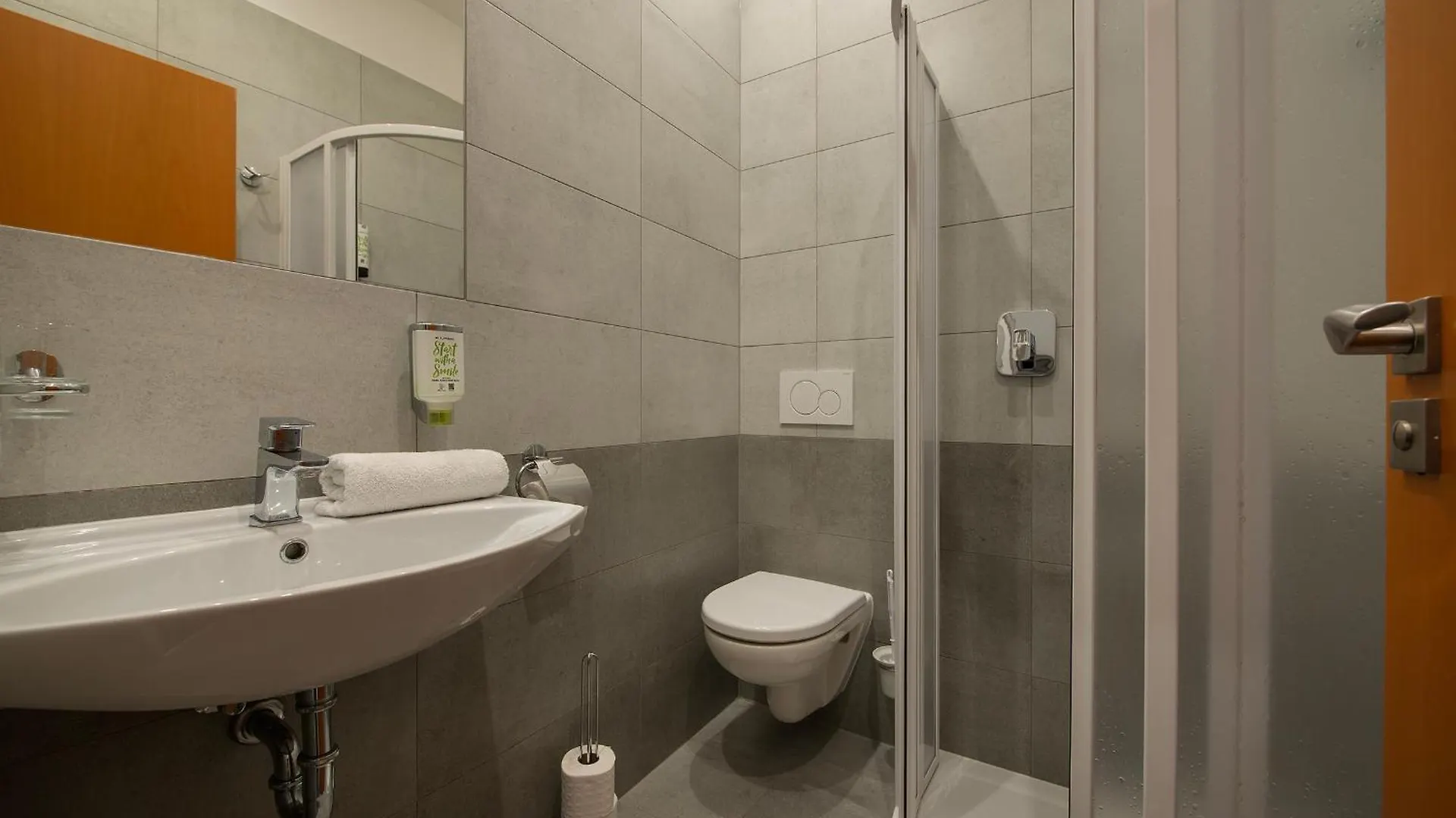 Prague Season Three Stars Otel
